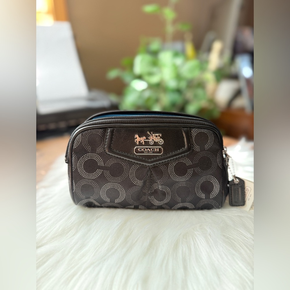 COACH Signature C Black and silver makeup case - Picture 7 of 16